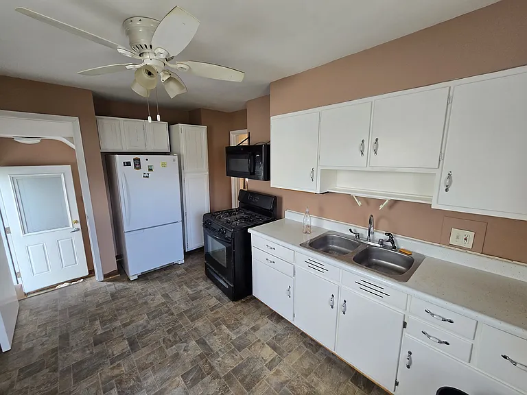 25298 Colgate St — Photo 21