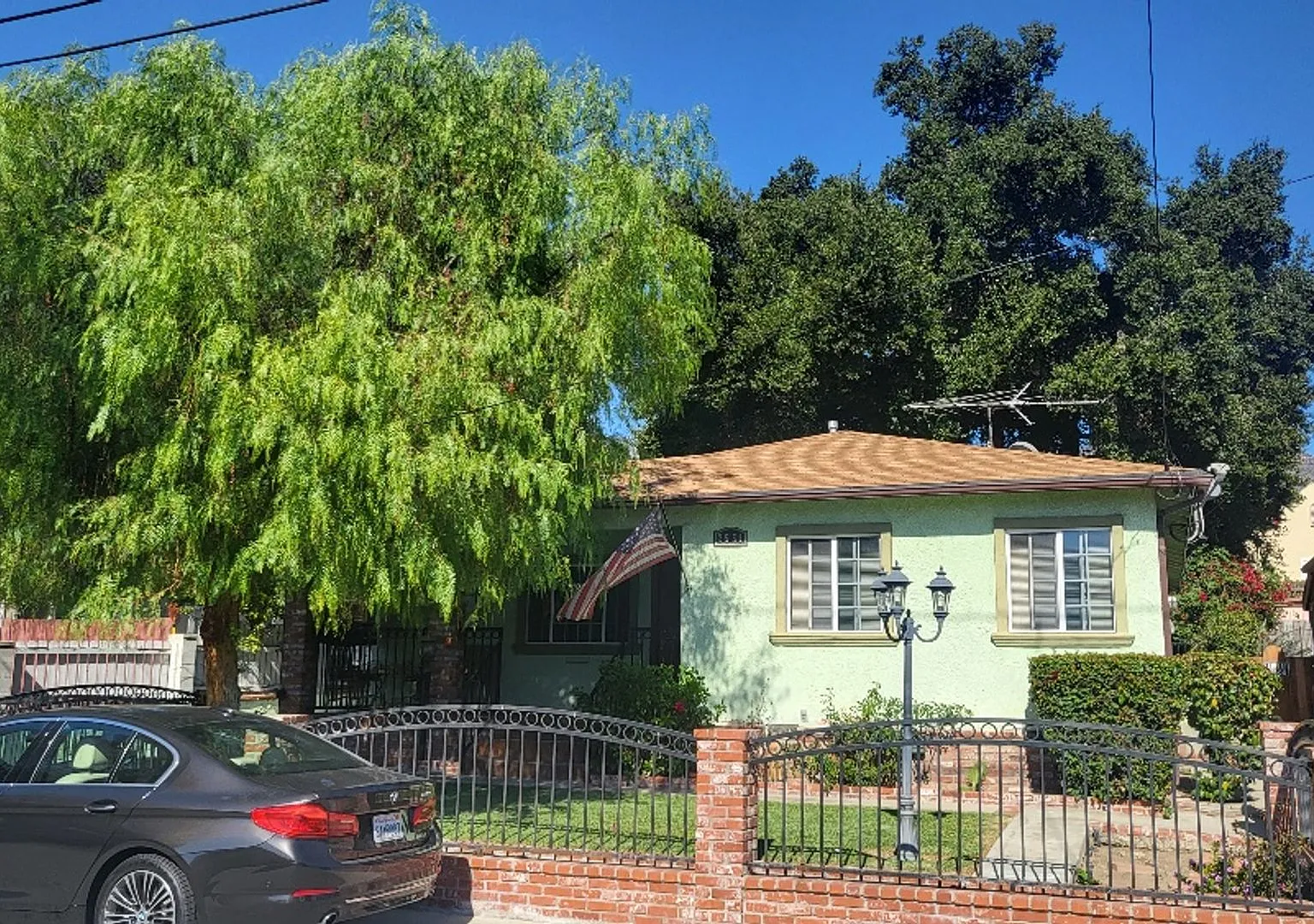 Move-In Ready / Blue Ribbon Schools / 2 Bedrooms Home + 2 Bonus Rooms / 2 Renovated Bathrooms / P... — Photo 3