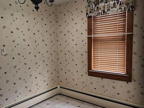 3rd image of 769 N Locust St