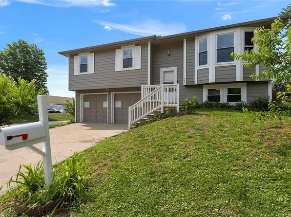 750 S 9th St, Edwardsville, KS 66111