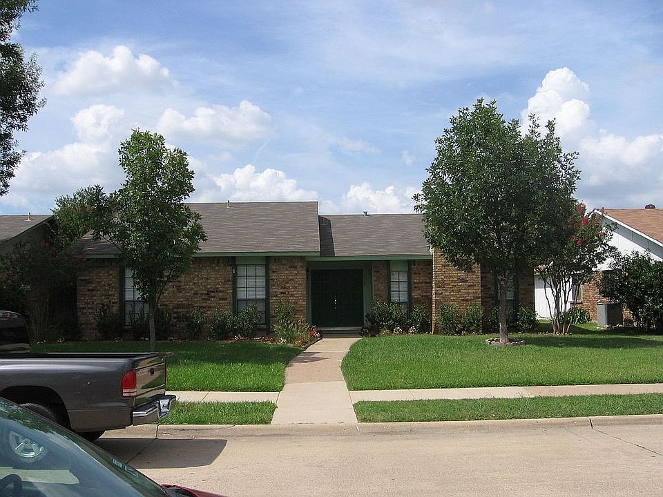 1st image of 318 Willow Springs Ct