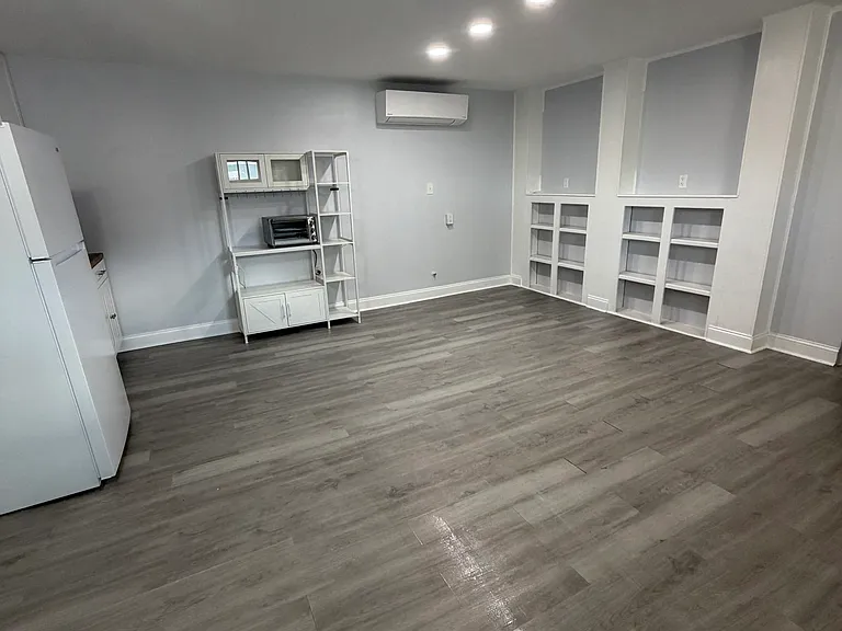 Dining/Living Room Area