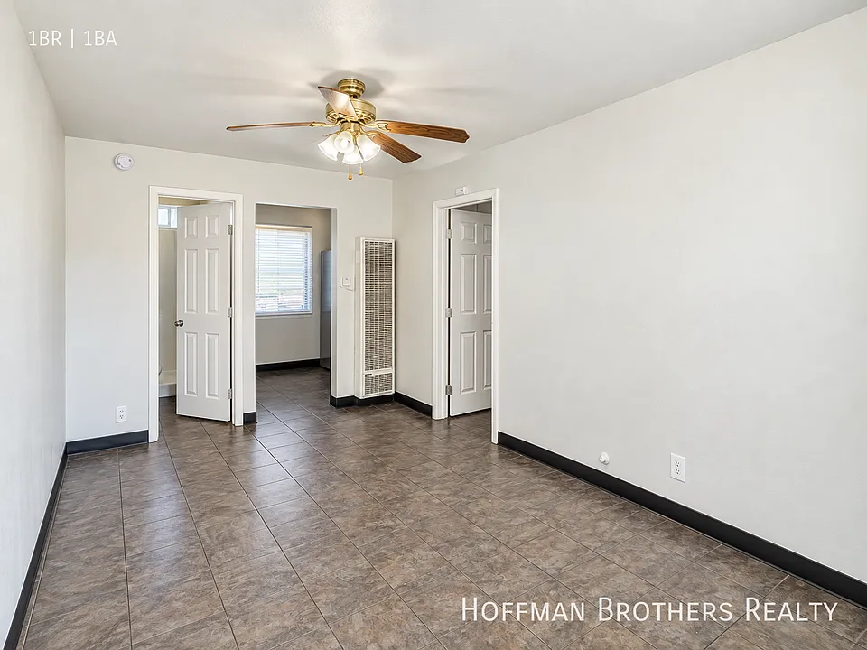 11425 S Figueroa St #16