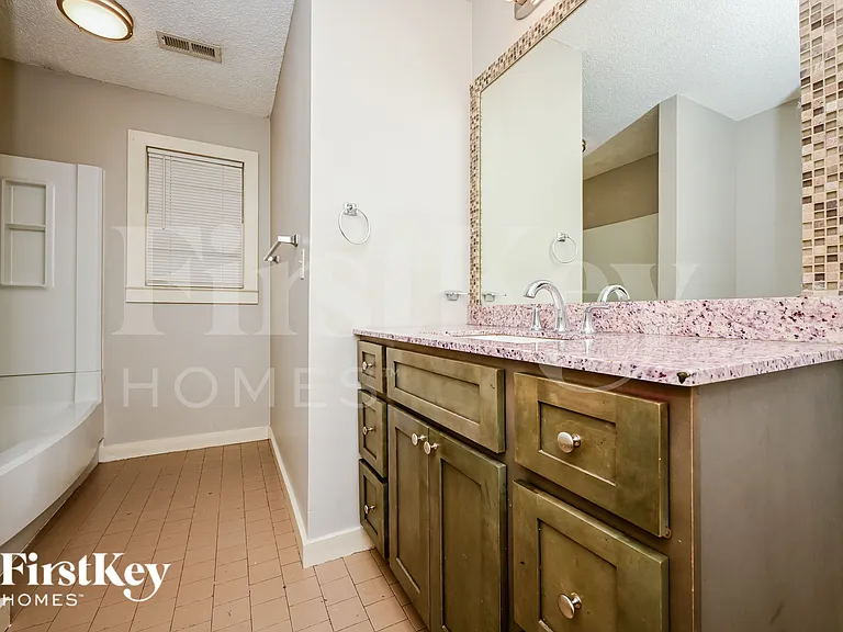 1515 Flat Rock Rd — Photo 17