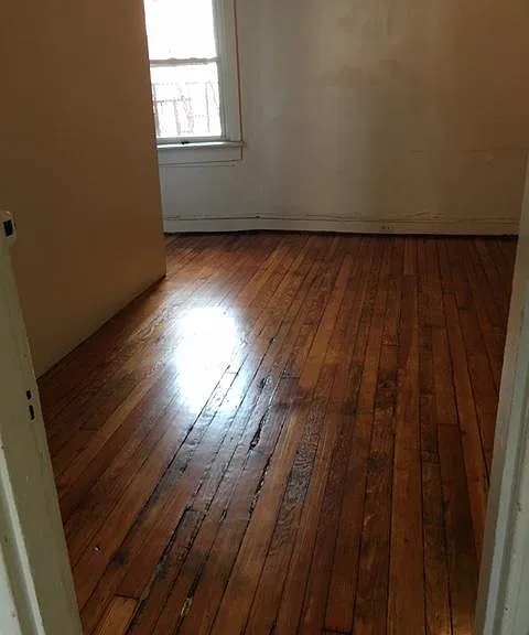 Middle DR/Entertainment Room off Galley Kitchen