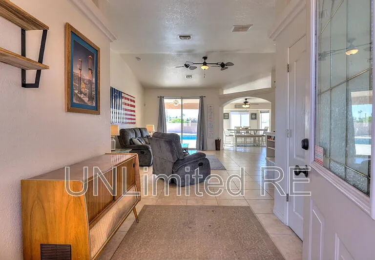 304 Acoma Blvd S — Photo 36