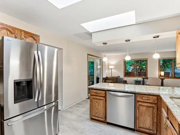 1974 Summer St, Falcon Heights, MN 55113