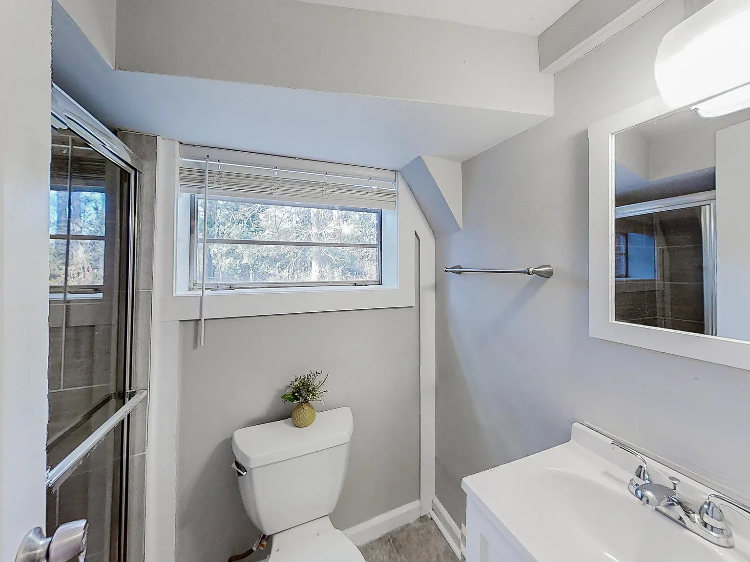 4 bed, 4.0 bath, $685 — Photo 4