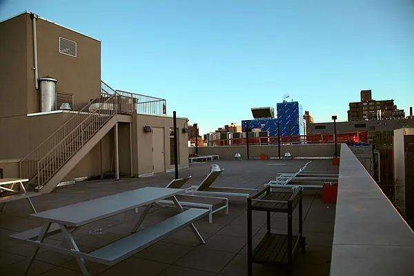 Rented by Evergreen Apartments BK | media 27