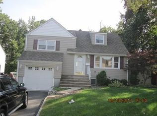 47 Overlook Ter, Fords, NJ 08863