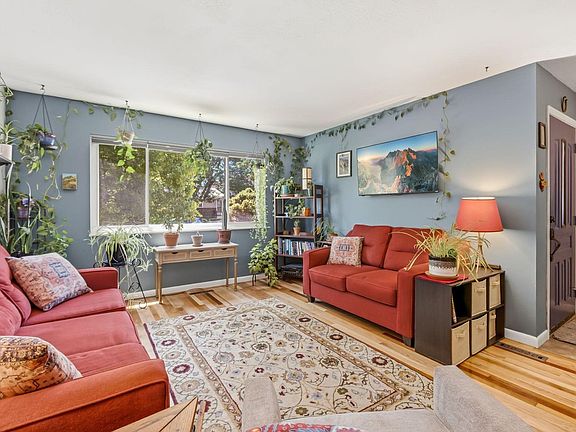 3rd image of 1017 Cottonwood Dr