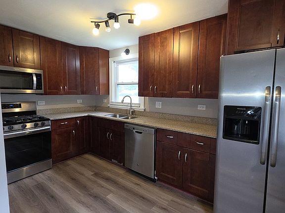 3rd image of 118 N Washington St