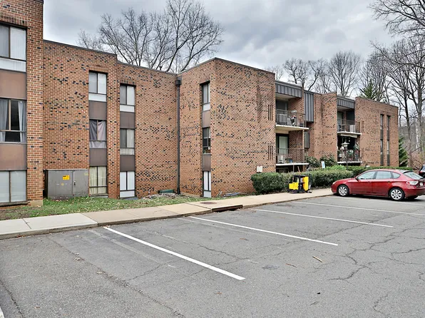 7905 Dassett Ct APT 302, Annandale, VA 22003
