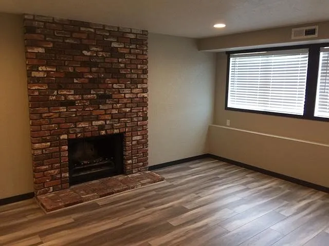 245 Broadmoor St — Photo 18