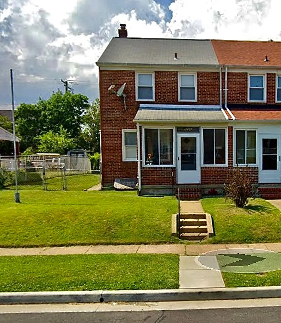 Charming 3BD/1.5BA Townhome in Eastwood, Baltimore! — Photo 1