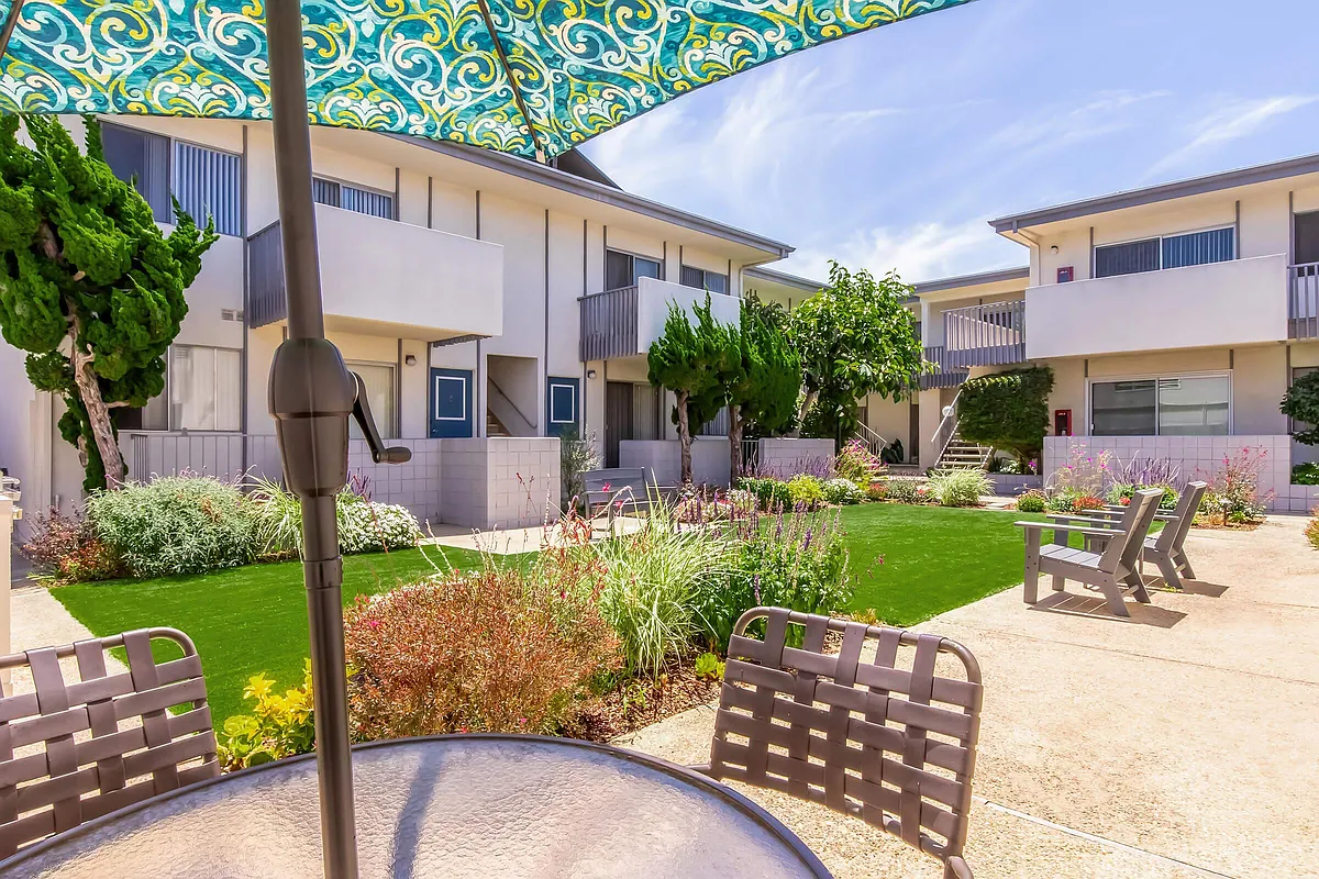 Building Photo - Ocean West Apartments