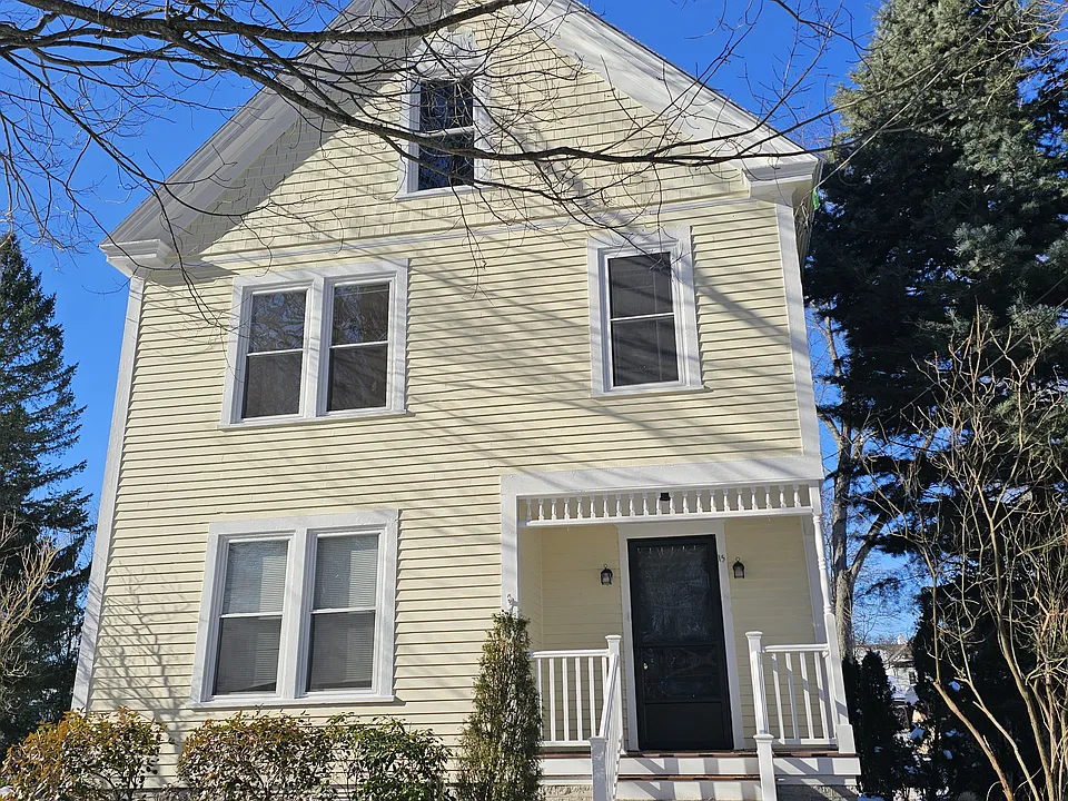 1-15 Winchester St #1