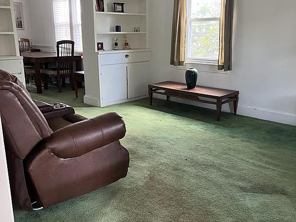 5th image of 4928 3rd St NW