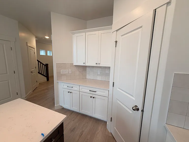 S Acacia Dr — Photo 4