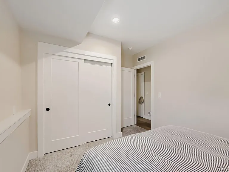 2730 N Clay St — Photo 18
