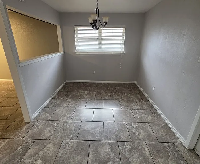 3311 W Shandon Ave — Photo 7