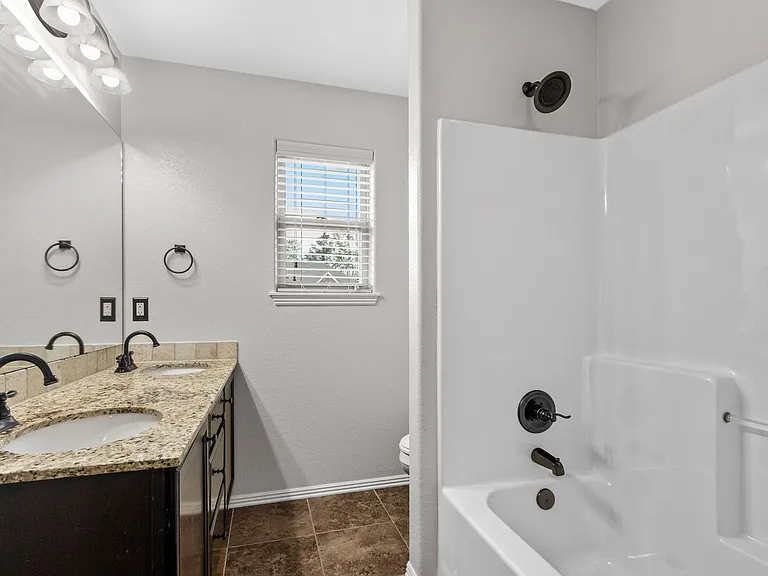 1166 S Blue Willow Ave — Photo 21