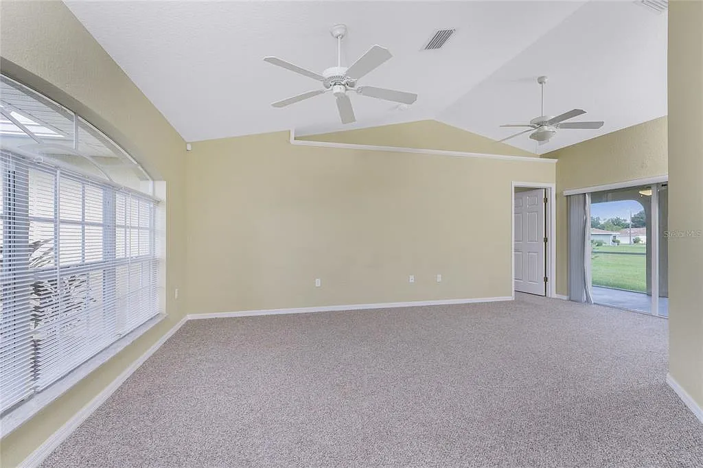 4 bed, 2.0 bath, 2015 sqft, $1,850 — Photo 4