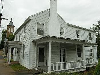 4th image of 301 S Main St