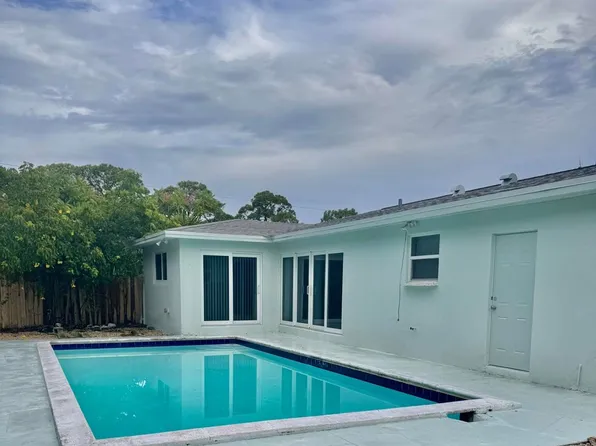 3112 SE 1st Pl, Boynton Beach, FL 33435