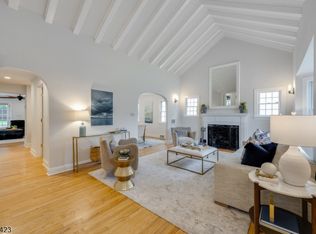 12 Duchamp Pl, Chatham Boro, NJ 07928