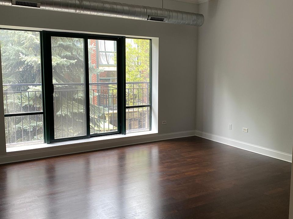 2nd image of 1440 S Wabash Ave APT 205