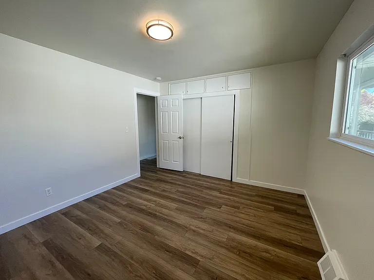 10834 NE Glisan St #10 — Photo 9