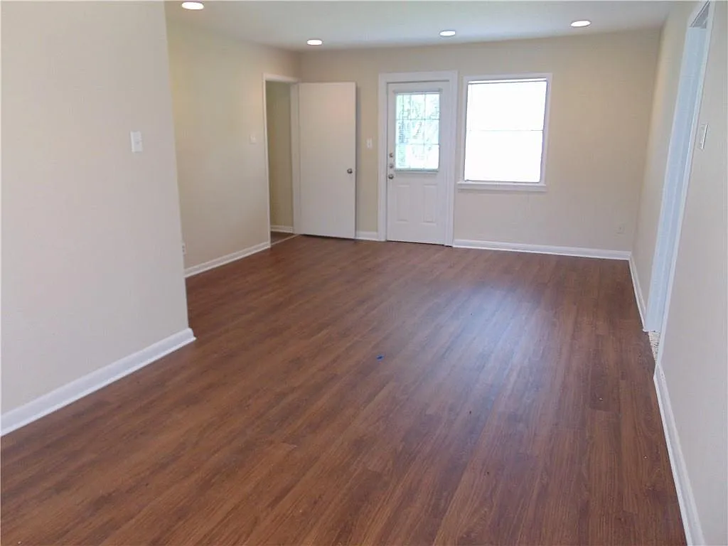 2 bed, 1.0 bath, 200 sqft, $1,225 — Photo 4