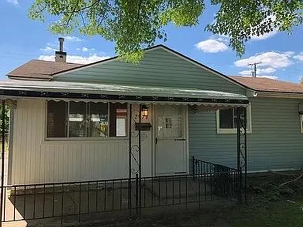 2076 Alberta St, Westland, MI 48186