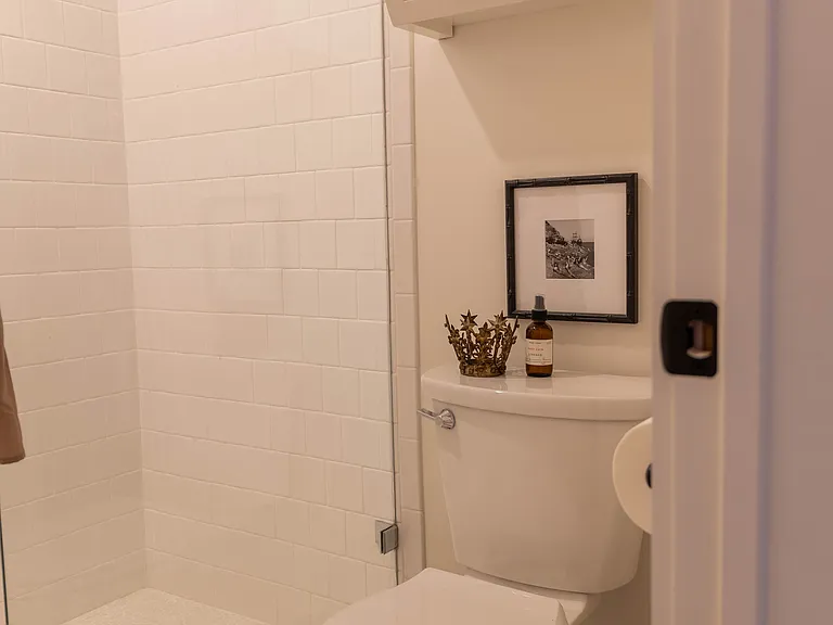 5516 Roosevelt Ave #206 — Photo 18