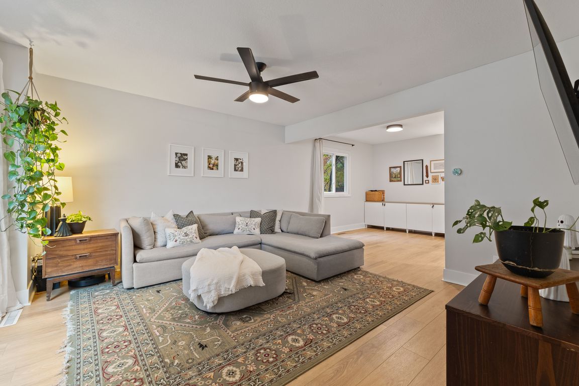 next background image