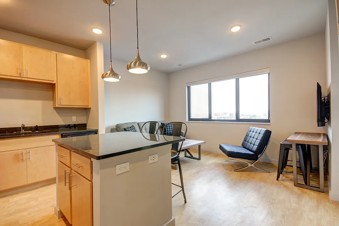 1 bed, 525 sqft, $1,249 — Photo 3