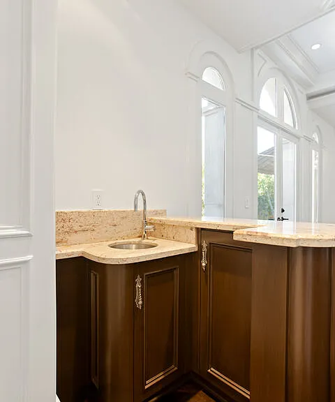 520 N Palm Dr — Photo 15