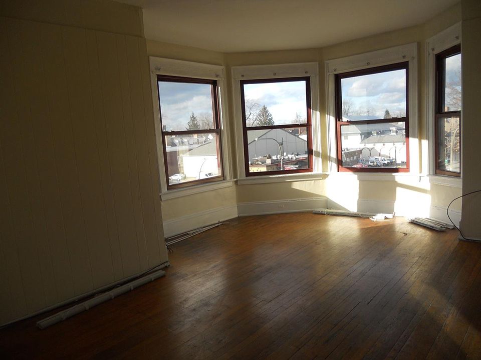 1st image of 228 Summer St APT 10