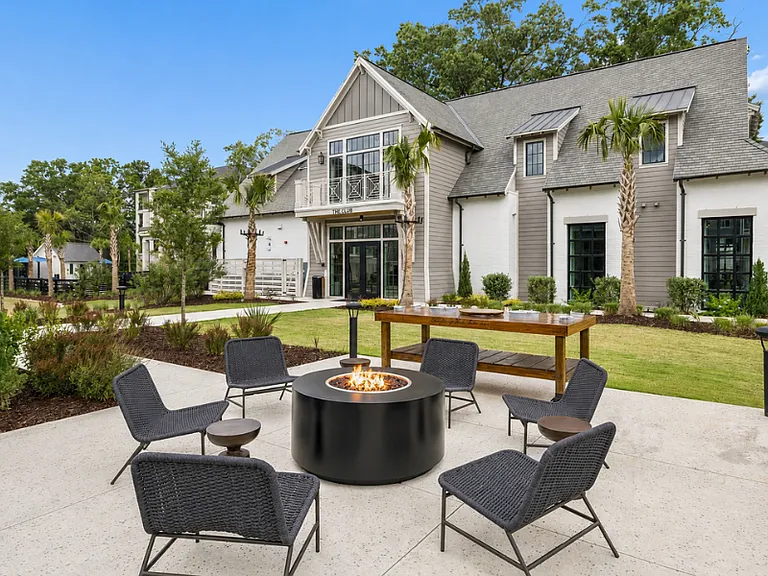 The Henslow Daniel Island Apartments & Townhomes — Photo 60