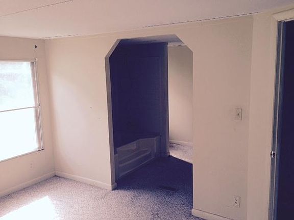 4th image of 161 Southgate Ln