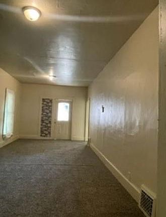 4th image of 981 Pearl St