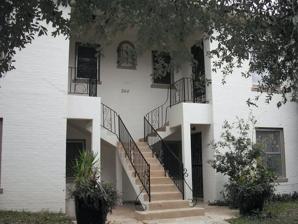Beautiful 1940s fourplex