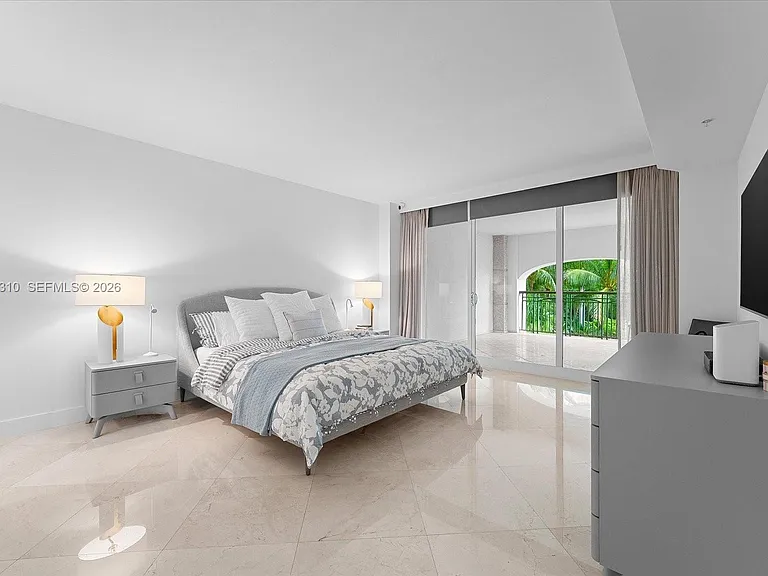 3400 SW 27th Ave #201 — Photo 8