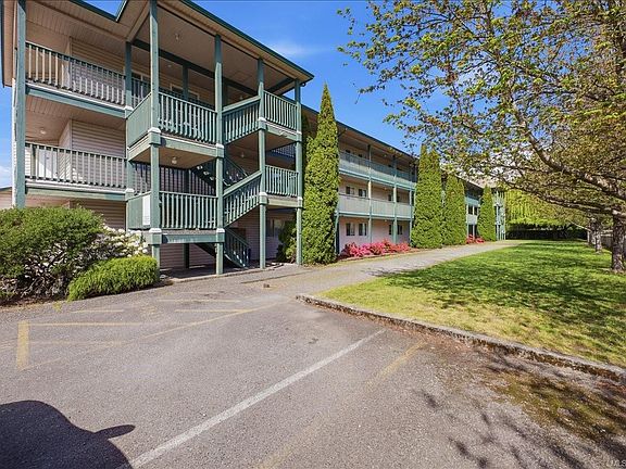 3rd image of 1912 Bowen Rd #208