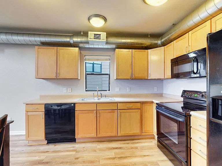 2033 W 30th Ave #C — Photo 17