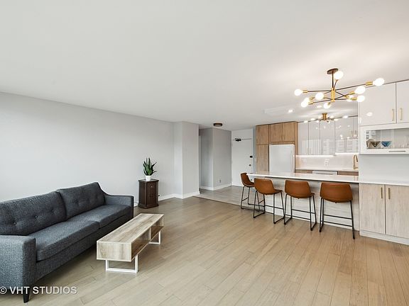 5th image of 1255 N Sandburg Ter Unit 1906E