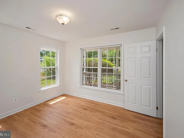 110 Parliament St — Photo 18