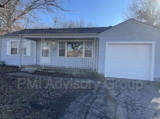 1659 SW 21st St, Topeka, KS 66604