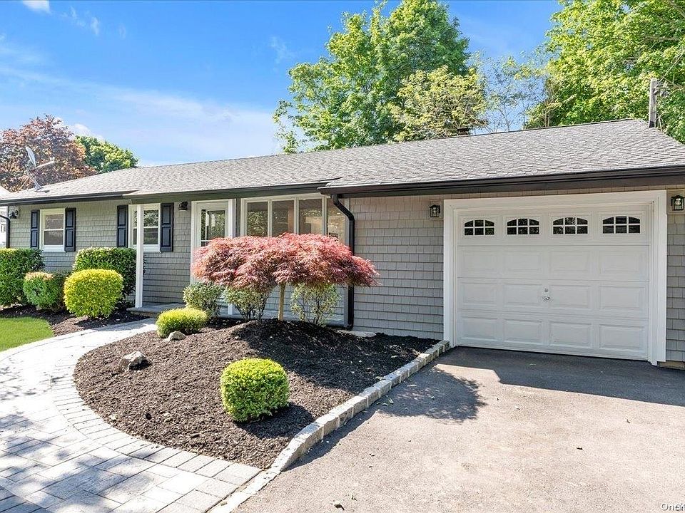 1st image of 12 Squire Avenue